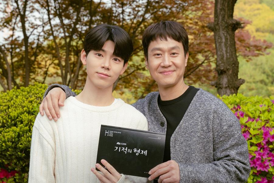 Предстоящая мистическая дорама JTBC с Чон У и Пэ Хён Соном в главных ролях подтвердила дату премьеры