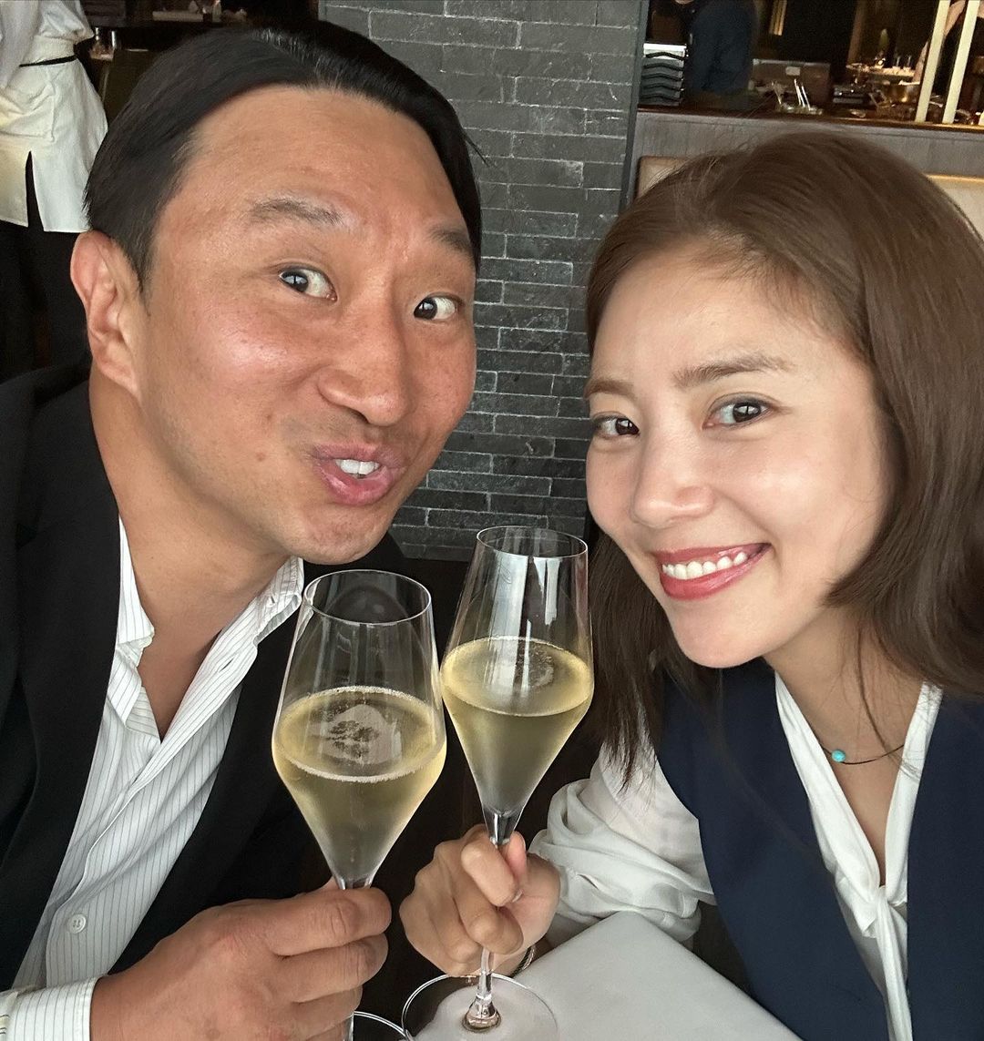 Сон Дам Би наслаждается свиданием в честь первой годовщины свадьбы вместе с мужем Ли Кю Хёком