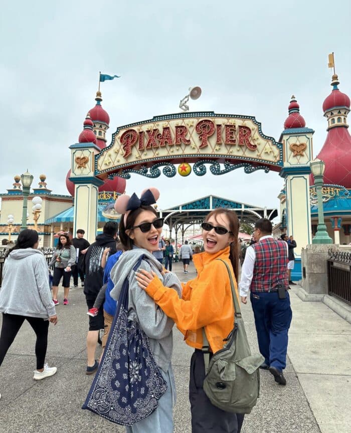 Суён, Тиффани и Юри из Girls' Generation вместе отправились в Disneyland