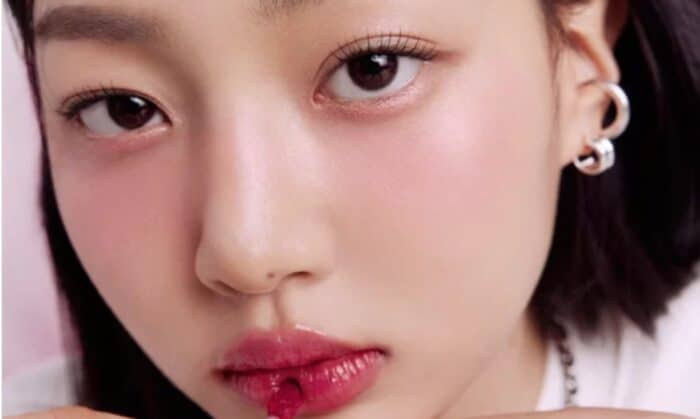 Младшая сестра Джихё из TWICE приняла участие в рекламной кампании косметического бренда