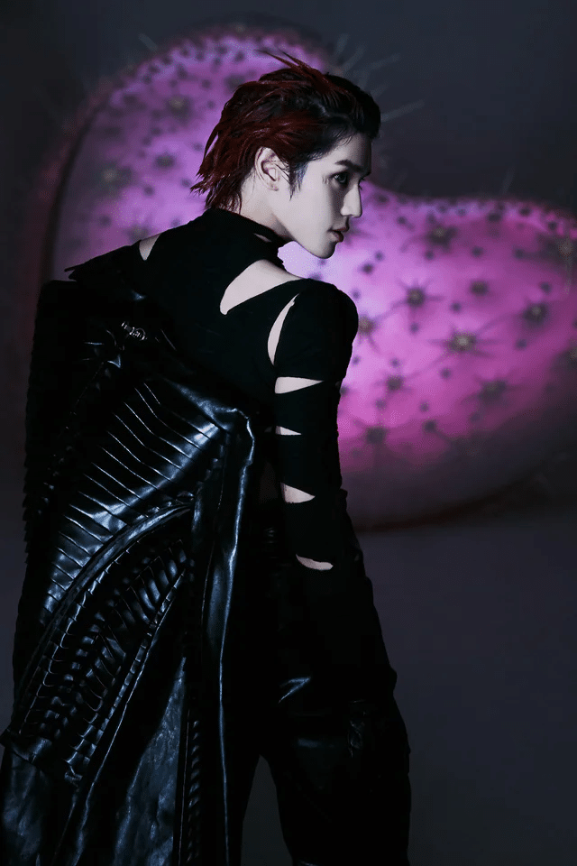 Мрачная «вампирская» харизма Тэёна из NCT на новых фото для альбома «SHALALA»