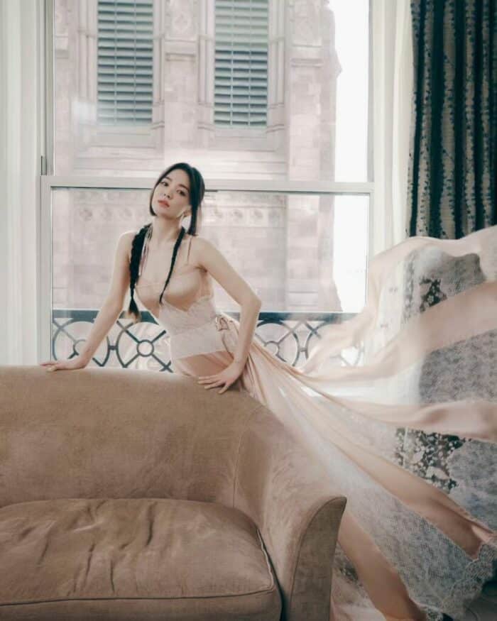 Vogue Korea опубликовали закулисные кадры с Сон Хе Гё на Met Gala 2023