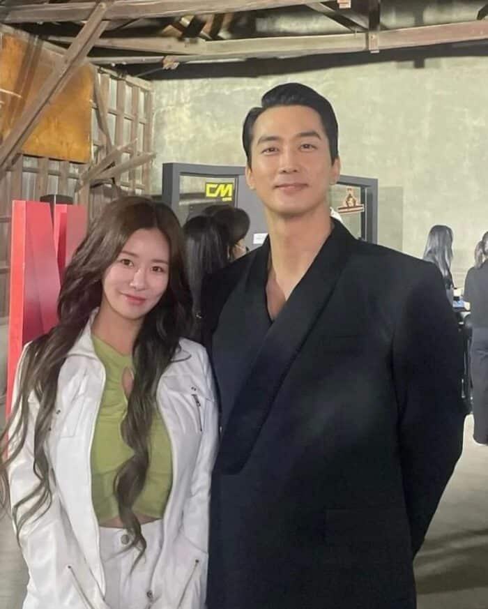 Актёр Сон Сын Хон тайно посещает свадьбу президента своего фан-клуба