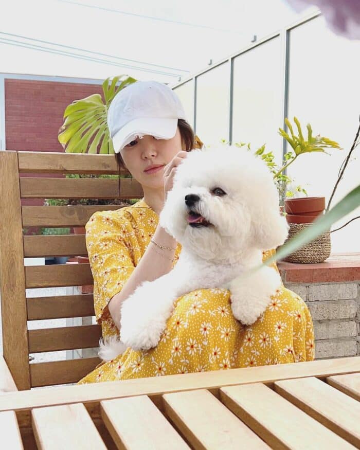 Сон Хе Гё поделилась фото со своей очаровательной собакой Руби