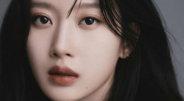 Актриса Мун Га Ён делится новыми профильными фотографиями