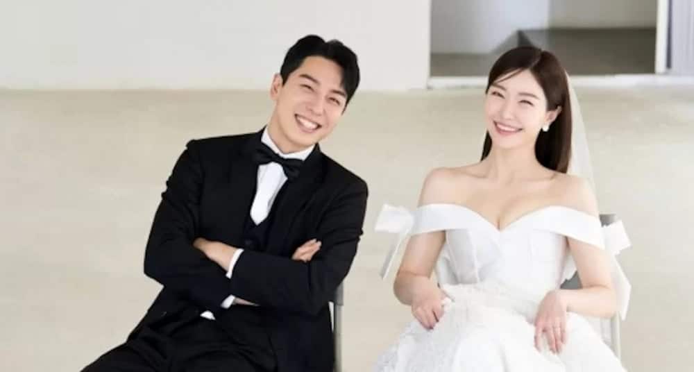 Певица Леди Джейн и айдол-актёр Лим Хён Тэ переносят свою свадьбу на следующий месяц