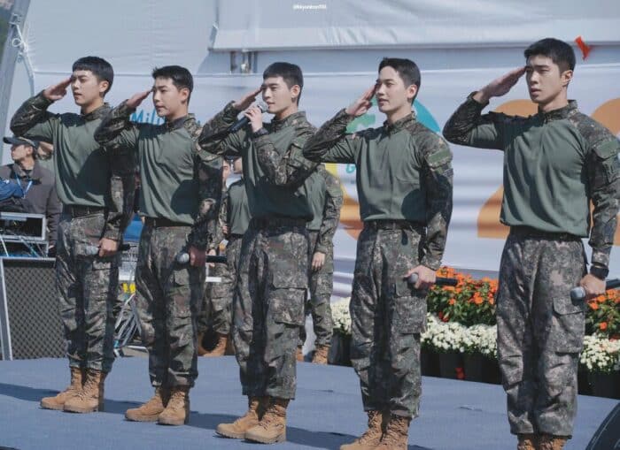 Реакция корейских пользователей на то, что все участники ONF завершат свою военную службу с разницей в неделю