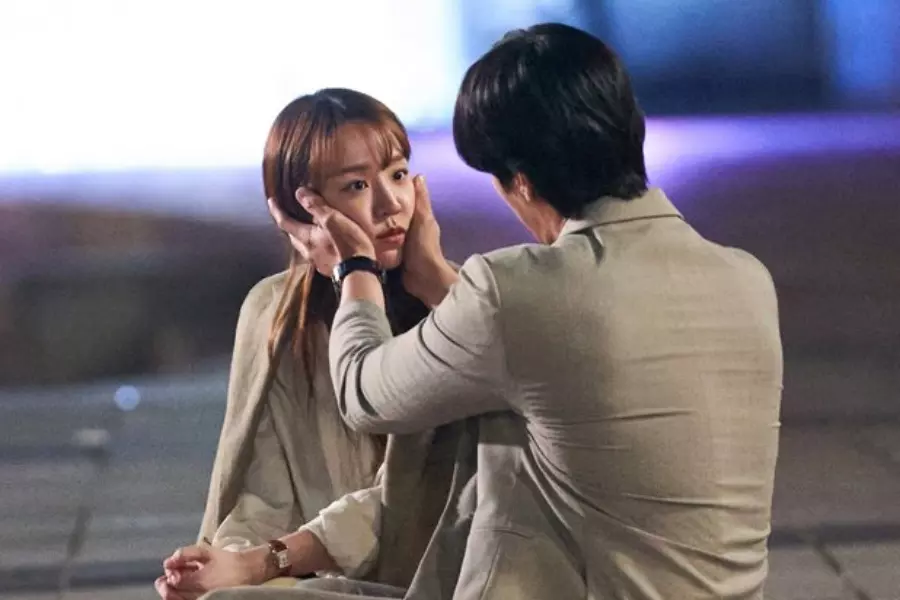 Шин Хе Сон заботится о пьяном Ан Бо Хёне в дораме "Встретимся в моей 19-ой жизни"