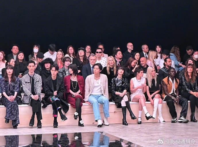 Ван Ибо, Пак Со Джун, Дженни из BLACKPINK, Нана Комацу на модном показе в Токио