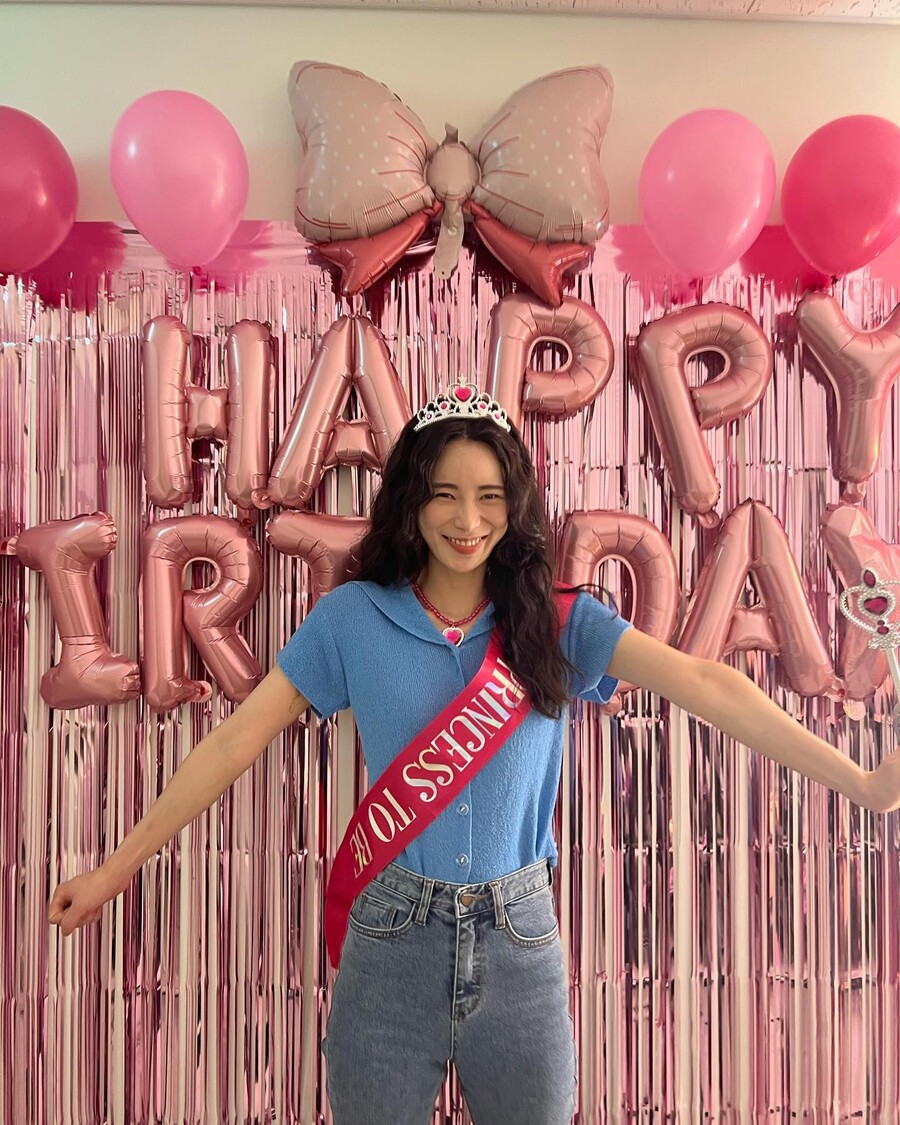 Актриса-ребенок из сериала «Слава» мило поздравила Лим Джи Ён с днем рождения