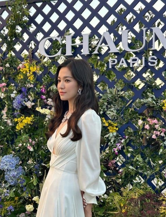 Сон Хе Гё и Ча Ыну появились на мероприятии ювелирного бренда в Париже