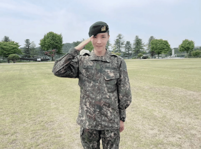Джей-Хоуп из BTS поделился письмом для ARMY из армии