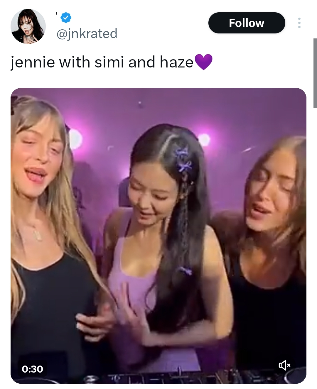 "Мы победили!" В сети появилось видео с предполагаемым взаимодействием Дженни из BLACKPINK и Чонгука из BTS на мероприятии "Calvin Klein"