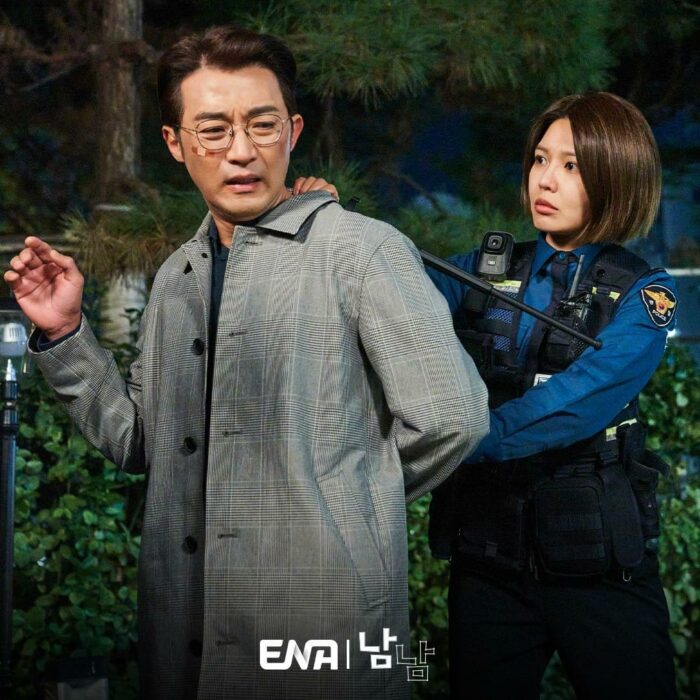 Ан Джэ Ук, Чон Хе Джин и Суён переживают неприятную встречу в дораме «Незнакомки»