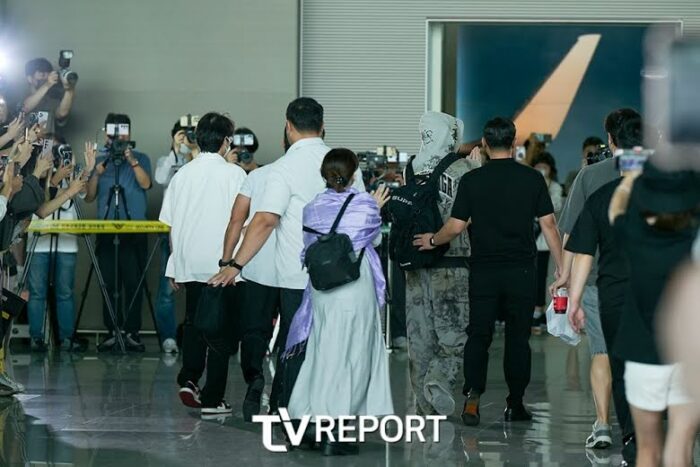 Фанатка пыталась наброситься на Чонгука из BTS в аэропорту