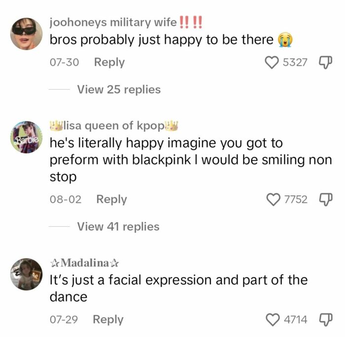 Мнения фанатов BLACKPINK по поводу "сомнительного" поведения танцора на сцене разделились