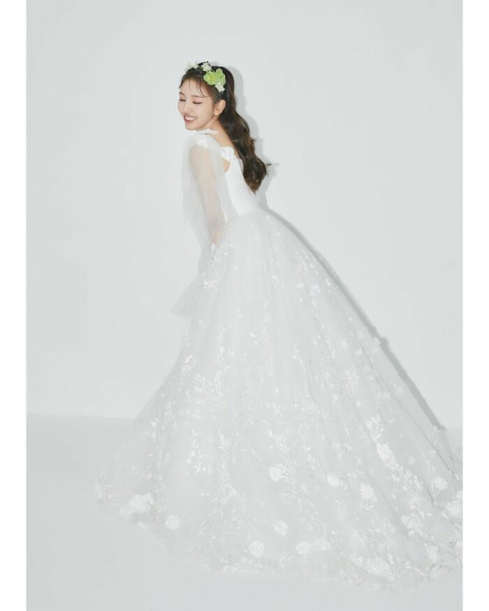 Бэк А Ён поделилась красивыми фото из свадебной фотосессии