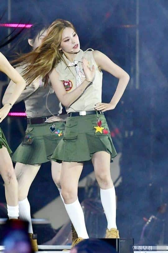 ITZY привлекли внимание из-за очаровательных сценических образов на World Scout Jamboree’s K-Pop Concert