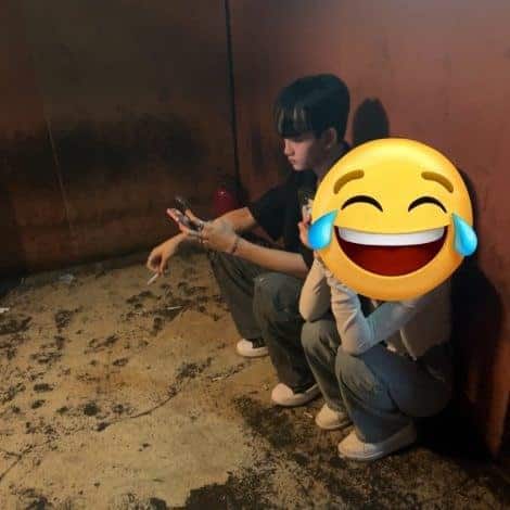 Джунхёк из n.SSign замечен курящим в клубе с девушками после дебютного шоукейса