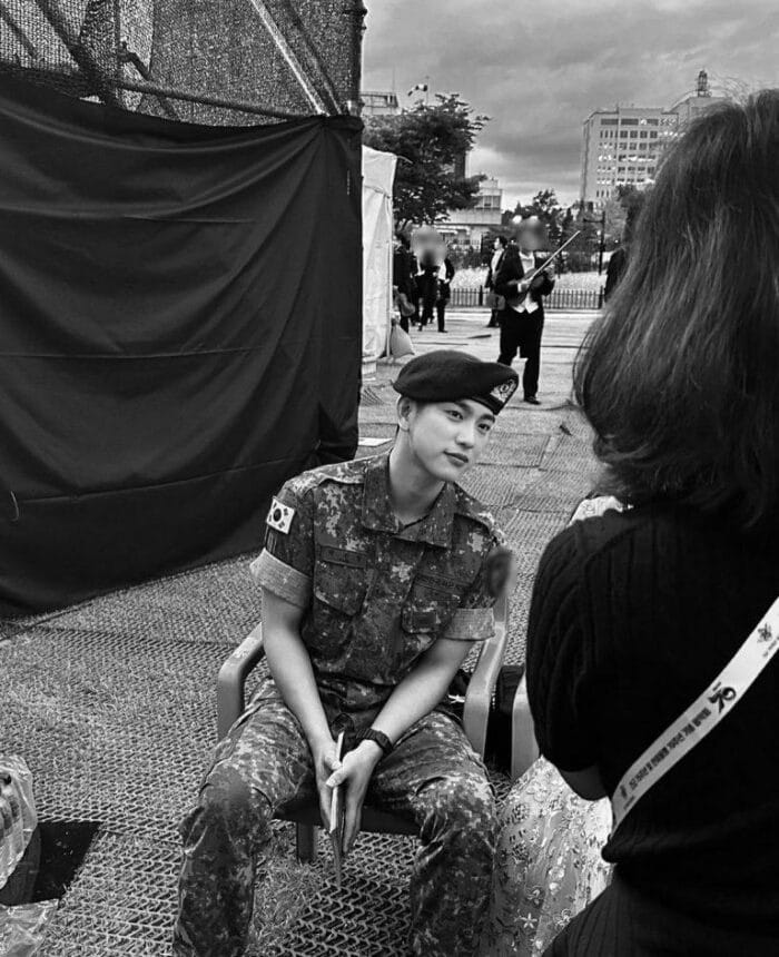 Джинён из GOT7 получил награду от Корейской ассоциации кинокритиков, записав видео в военной форме: «Я завершу службу и вернусь здоровым»