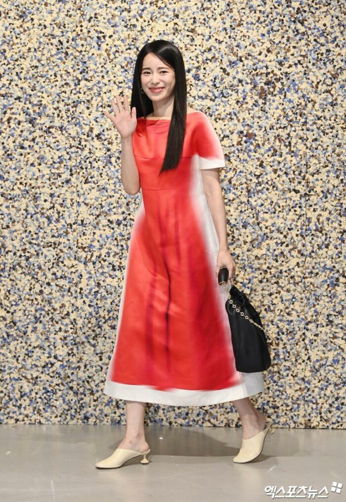 Лим Джи Ён привлекла внимание очаровательным красным платьем на мероприятии люксового бренда