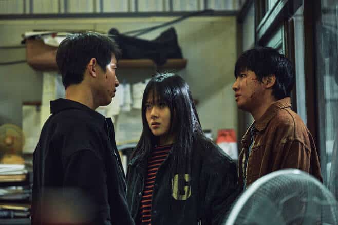 Фильм "Безнадёга" представил кадры с персонажами: Сон Джун Ки поражает преображением