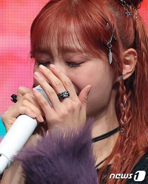 Чу (экс-LOONA) расплакалась, обращаясь к представителям СМИ во время презентации альбома