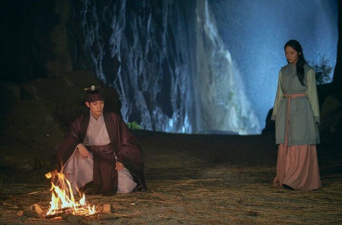 Пё Йе Джин и Ким Ён Дэ переживают пылкую любовь и горькое предательство в тизере дорамы «Дневная луна»