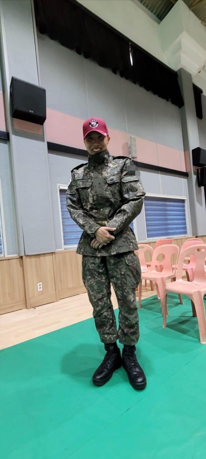 Джей-Хоуп из BTS выглядит прекрасно на новых фотографиях из армии