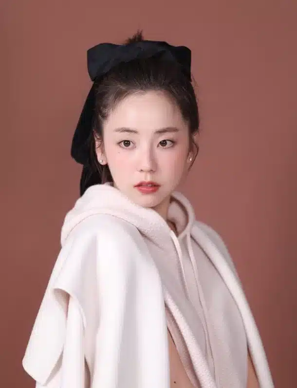 Певица и актриса Ан Со Хи поделилась кадрами новой фотосессии + комментарий Сонми