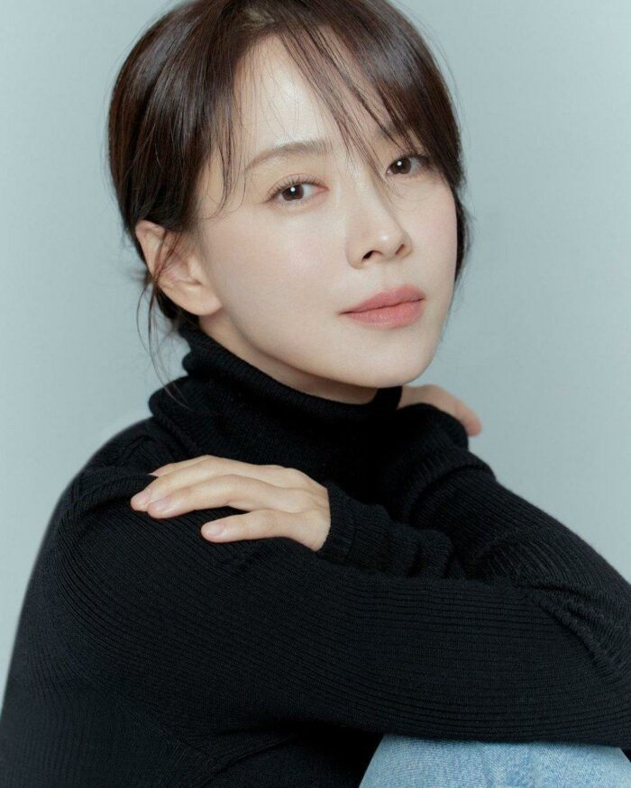 Сон Джи Хё поделилась позитивными фото для профиля в новом агентстве