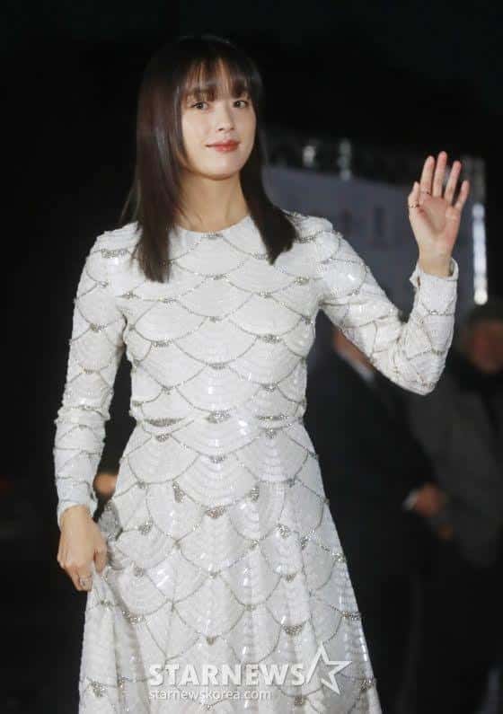 6 самых красивых платьев корейских знаменитостей на 59-й церемонии «Grand Bell Awards»
