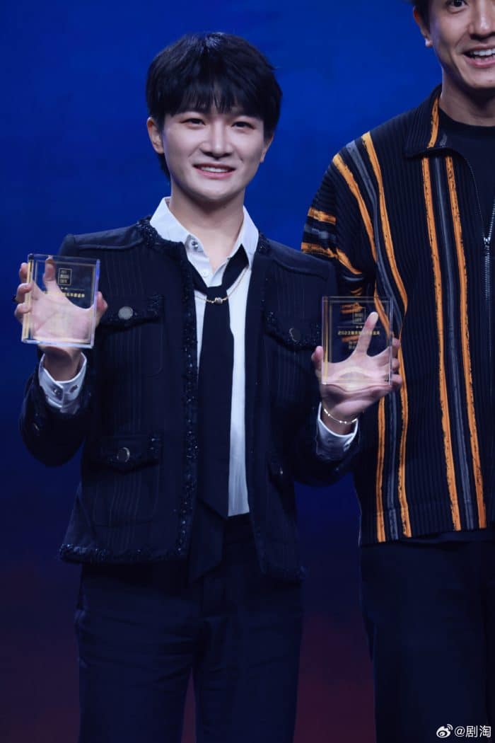 Звёзды на красной дорожке Tencent Entertainment White Paper Festival 2023 + победители в номинациях