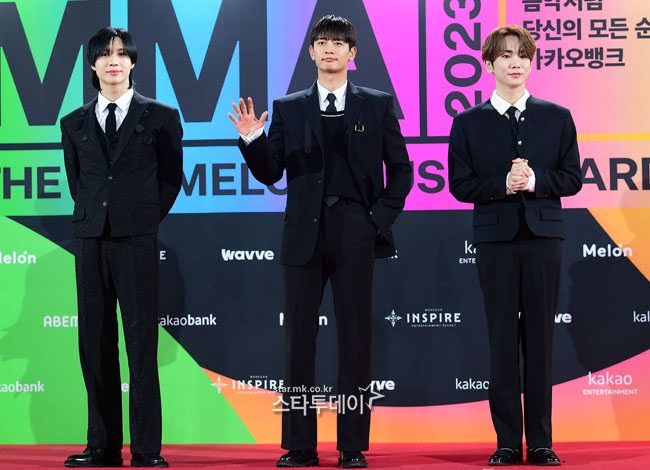 7 лучших образов звезд с красной дорожки премии Melon Music Awards 2023