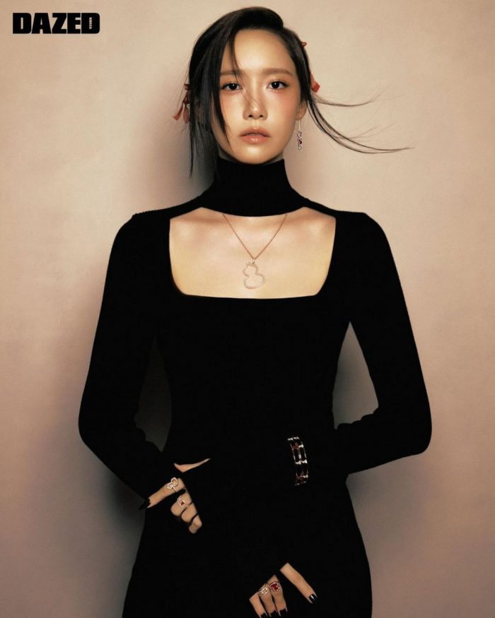 Юна из Girls’ Generation излучает царственную ауру в новой фотосессии для Dazed Korea