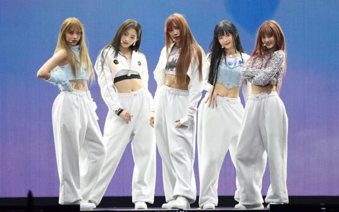 K-нетизены обсуждают особое отношение к NewJeans на KBS «Music Bank Global Festival 2023»