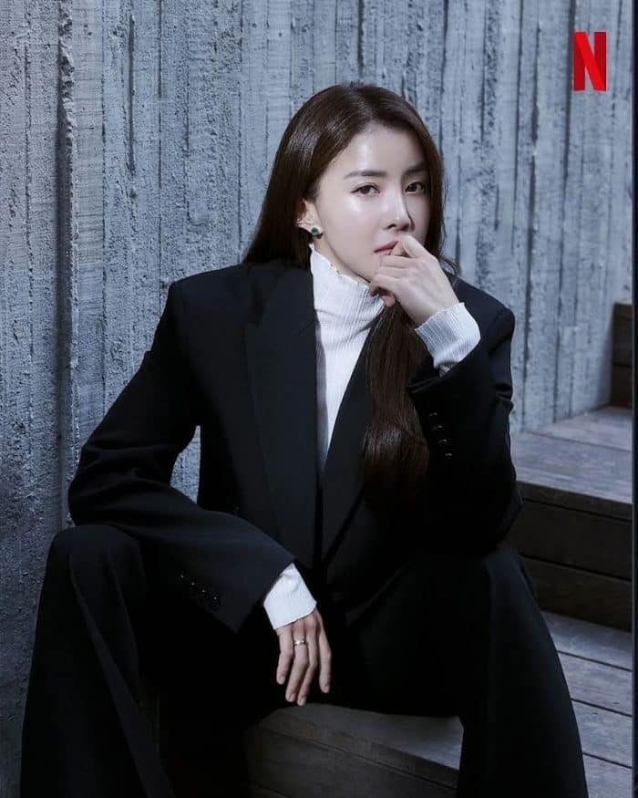 Актриса Ли Ши Ён шокировала фанатов трансформацией для дорамы «Милый дом 2»