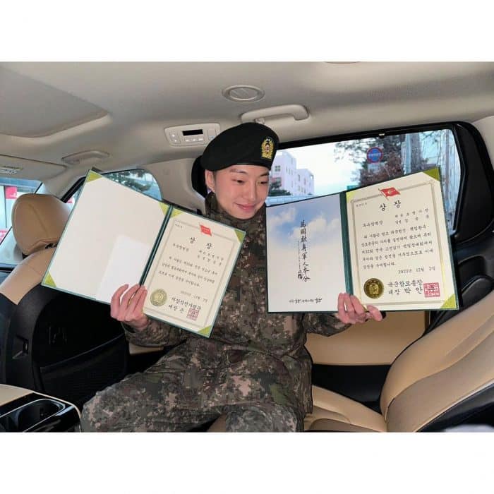 Кан Сынюн из WINNER получил две награды «Выдающийся солдат» от армии Южной Кореи