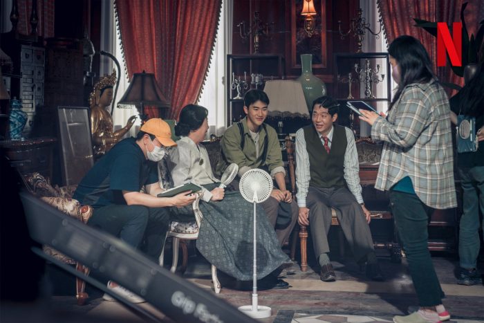 Пак Со Джун, Хан Со Хи и другие актёры дорамы "Существо Кёнсона" на закулисных кадрах