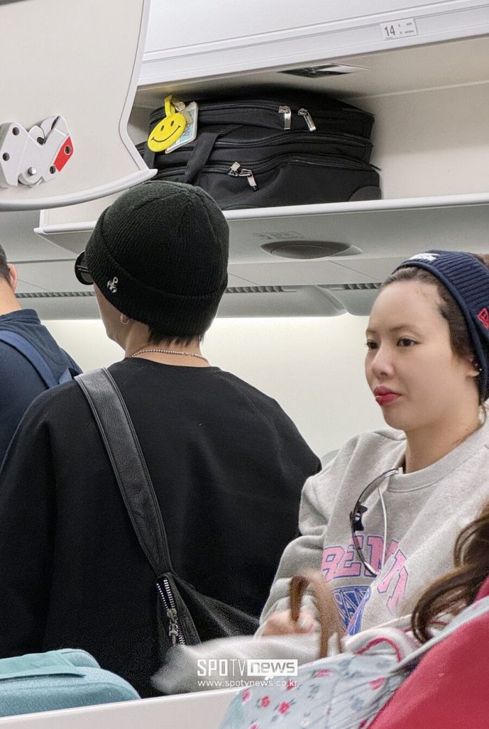 Эксклюзивные фото из аэропорта подтверждают, что Хёна и Чунхён встречались в ноябре 2023 года
