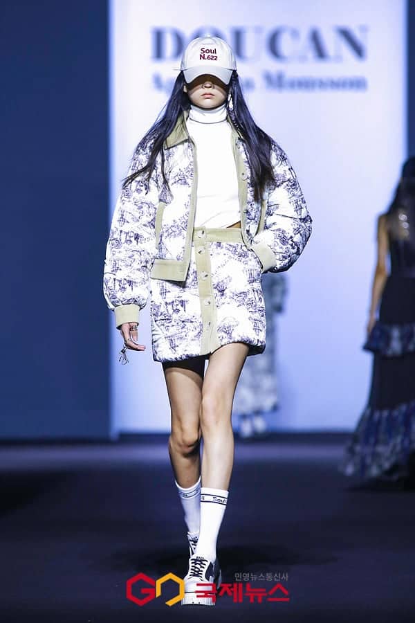 [DISQUS] 14-летняя модель YG KPLUS О Пён Хва привлекает внимание своим неземным вижуалом: «Она новый вид человека»