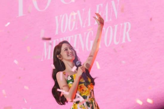 Юна растрогала фанатов, спев песню на кантонском диалекте во время фанмитинга в Гонконге