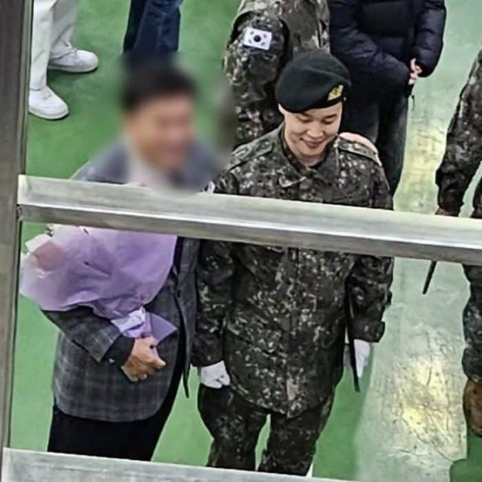 Брат Чонгука из BTS поделился новым фото айдола из армии
