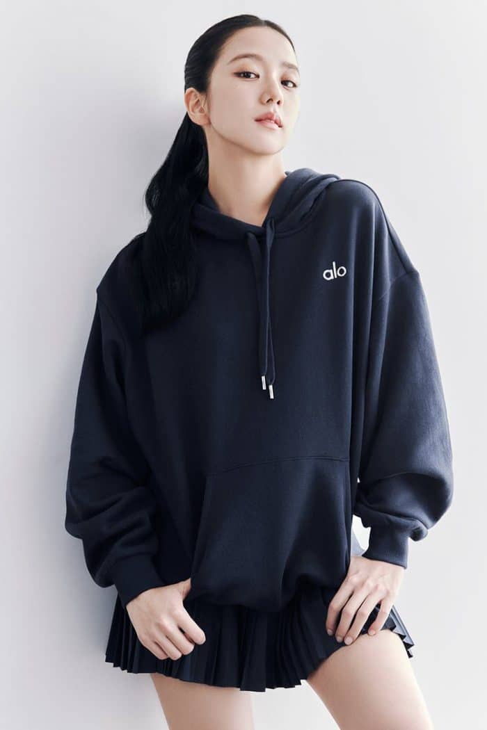 Джису из BLACKPINK стала новым лицом бренда спортивной одежды Alo
