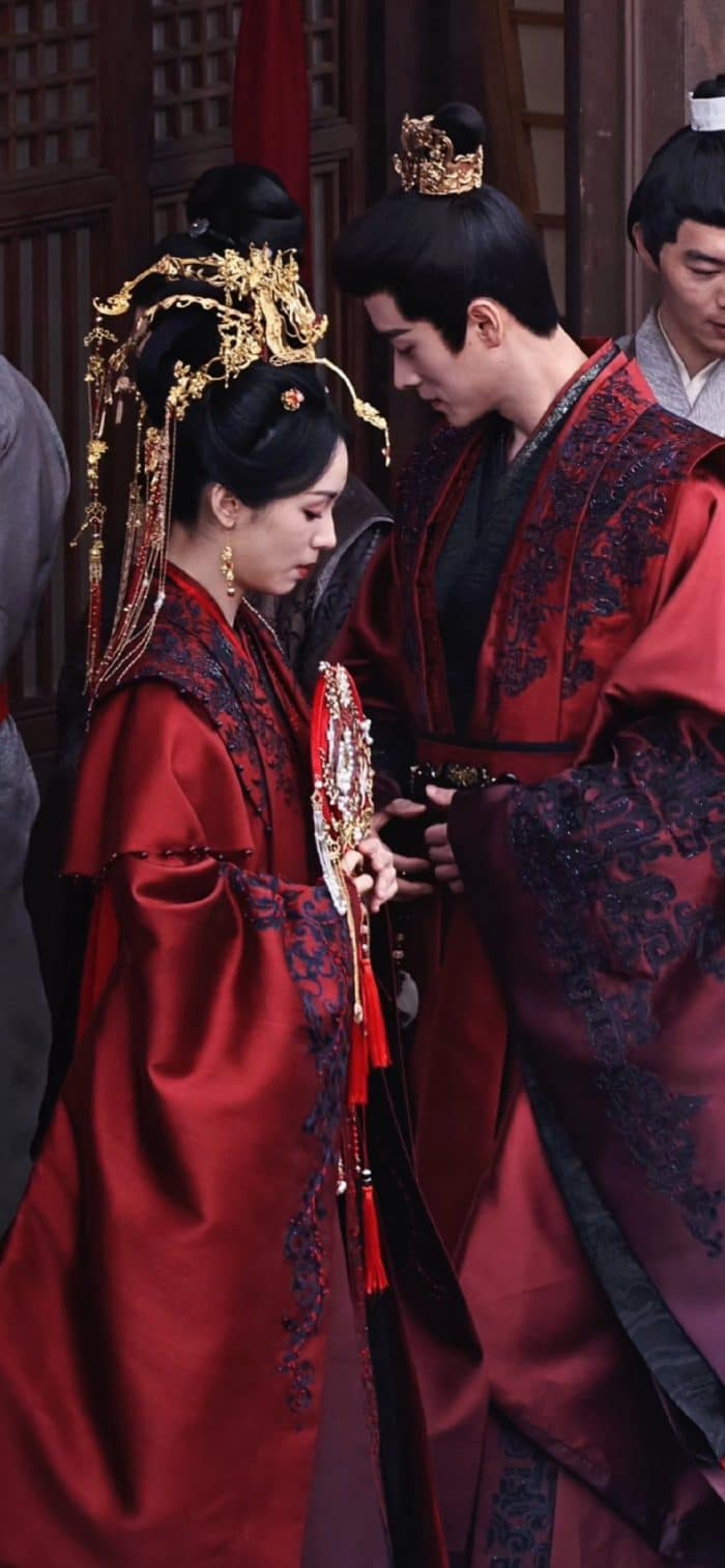 Свадебные образы Чэн Лэя и Чжоу Е на съёмках дорамы "Легенда о женщине-генерале"
