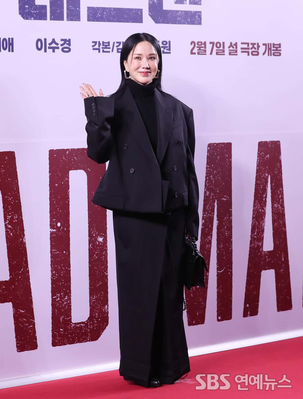 [ФОТО] Актеры Ю Сын Хо, Ом Чон Хва, Ли Ён Хи и другие на VIP-премьере фильма «Мертвец»