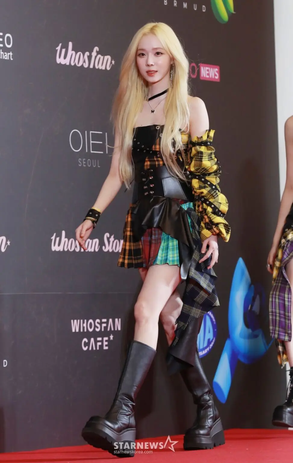 [PANN] Винтер из aespa привлекла внимание новым цветом волос на «Hanteo Music Awards»