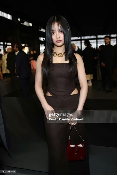 Ханни из NewJeans привлекла внимание на показе Gucci во время Недели моды в Милане
