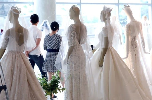 "72 миллиона корейских вон (54,000 долларов) — это стандартная стоимость свадьбы в Корее?": мнение нетизенов