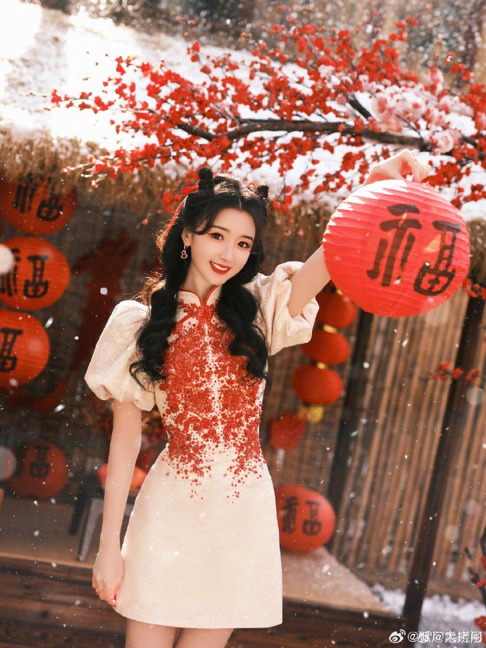 Праздничные фото китайских звёзд в Weibo